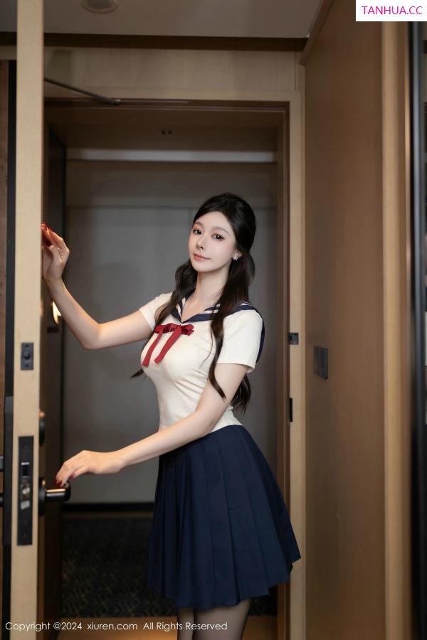 逗逗DouDou  [XiuRen]高清写真图 2024.11.29 No.9530 小逗逗 黑丝美腿第3张图片